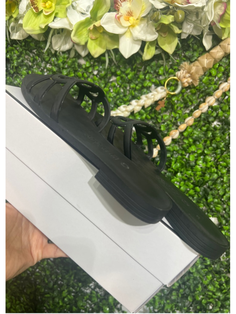 Guess Women's Elyho Jelly Cutout Logo Flat Sandals size 8 Slippers - Picture 7 of 11